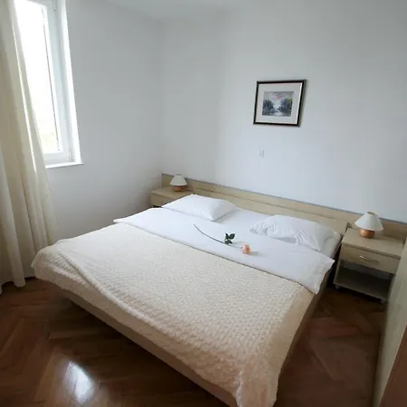 Tamarix Apartment