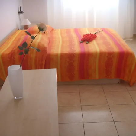 Tamarix Apartment *