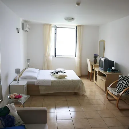 Appartement Tamarix Vinjerac