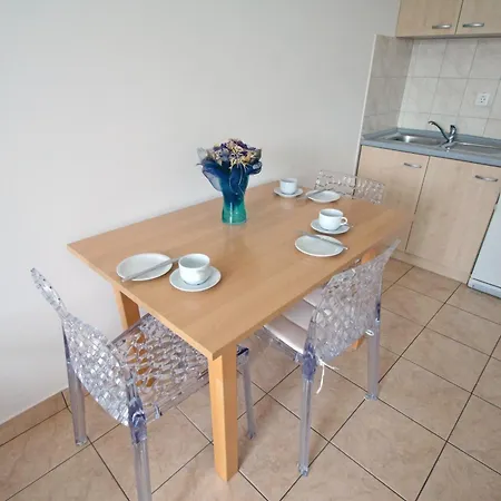 Apartment Tamarix Vinjerac